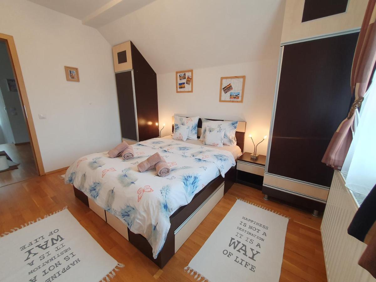 Smiley Apartment Sibiu Eksteriør billede