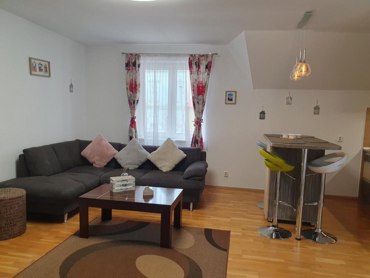 Smiley Apartment Sibiu Eksteriør billede